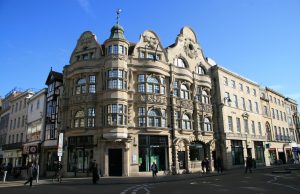 Hepsiburada’dan sokak hayvanlarına çip ve karnedesteği Hepsiburada’dan sokak hayvanlarına çip ve karnedesteği